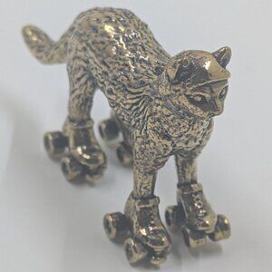 Vintage Brass Roller Skating Cat Figurine – Retro Tea Pet & Unique Home Decor